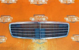 Решетка радиатора Mercedes-Benz
