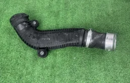 Патрубок интеркулера Audi Q3 2017 1K0145840R 8U CULB