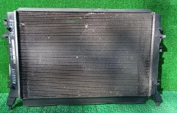 Радиатор охлаждения двигателя AUDI A3, SKODA OCTAVIA 1Z, VOLKSWAGEN GOLF 5/5+/6, JETTA 5/6, PASSAT B6/B7 1,4/1,6/2,0 2005- (дополнит) б/у A3(2004-2013);OCTAVIA 1Z(2004-2012);GOLF 5(2004-2009);PASSAT B6(2005-2010)
