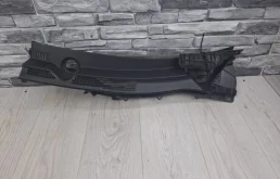 Планка под лобовое стекло Infiniti QX70 668631CA0A, левая