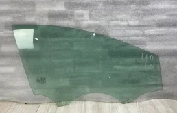 Стекло двери передней правой FORD Focus 2012 BM51A21410A