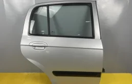 Дверь задняя правая Hyundai GETZ 2009 770041C020