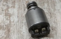 [Б/У] Клапан электромагнитный VAG VAG 01V927333