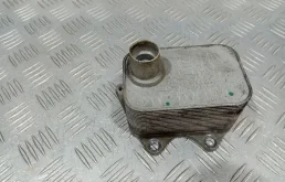 [Б/У] Радиатор масляный - (Состояние:  пробег 150т км) VAG 06J117021Q