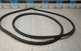 [Б/У] Уплотнитель на дверь зад правая Ford - (Состояние: ) [ХОРОШЕЕ] FORD 1670464