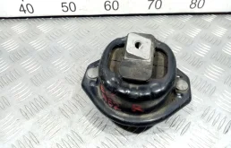 [Б/У] Опора двигателя правая BMW E65 E66 BMW 22116769186
