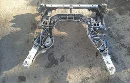 [Б/У] Балка передняя BMW 5 F10/F11, 6 F06 - 4WD, трещина 10 см по краю [Незначительные дефекты] BMW 31116799321