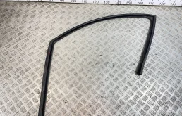 [Б/У] Уплотнитель стекла двери передней левой VAG 4L0837439B