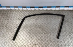 [Б/У] Уплотнитель стекла двери передней левой VAG 4L0837439B