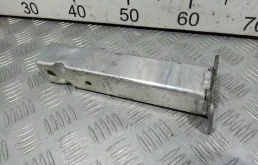 [Б/У] Кронштейн передней панели левый нижний VAG 4M0802037A