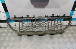 [Б/У] Решетка бампера центральная BMW F30/F31 BMW 51118068124