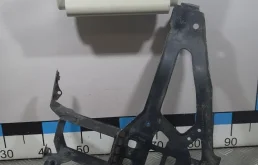 [Б/У] Кронштейн фары левой BMW E60 E61 -  состояние. BMW 51647163483