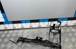 [Б/У] Кронштейн крепления фары правый BMW 51647245792
