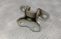 [Б/У] Петля двери передней правой нижняя TOYOTA 6873002050