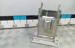 [Б/У] Кронштейн переднего усилителя правый VAG 8K0807134D