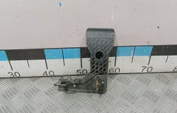 [Б/У] Крючок капота Audi A3 VAG 8P0823480B