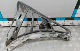 [Б/У] Кронштейн переднего бампера правый PORSCHE 95850517800
