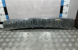 [Б/У] Накладка заднего бампера Mercedes W166 ML/GLE - сломан крепёж, царапины на хроме [Незначительные дефекты] MERCEDES BENZ A1668852174