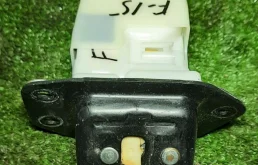 90502-EN00A Замок для Nissan Note E11 2005-2012