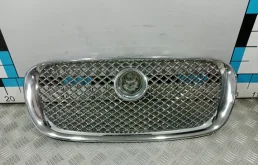 [Б/У] Решетка радиатора Jaguar XF - Точки на хроме [ХОРОШЕЕ] JAGUAR C2Z3832