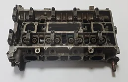 головка блока цилиндров с клапанами dur-HE 1.8 Fo05, C-Max, Mon01