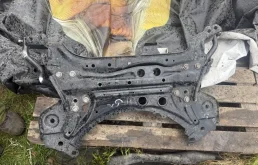 Подрамник двигателя toyota RAV4 40