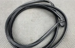 Уплотнитель двери передний правый Kia Optima  JF  2018г. G4ND 2.0L 82140D4000