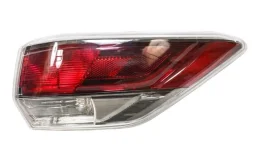 Фара правая для Toyota Highlander 2012 года на фотографиях