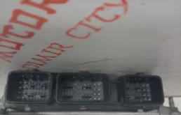 Блок управления двигателем для Nissan X-Trail 2010 года на фотографиях