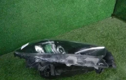 Фара левая для Mazda CX 5 2011 года на фотографиях