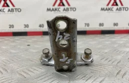 Б/У петля двери задний правый Mitsubishi Lancer 9 MR302270