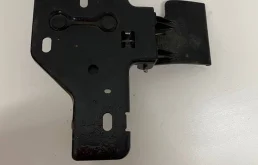 Б\У Замок капота Audi Q7 4L BAR 4.2L 2006 4l0823480