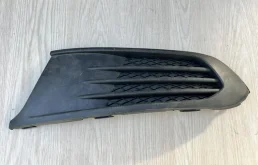 Решетка в бампер Volkswagen Polo 5 6RU853665C9B9, передняя левая