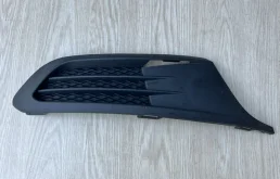 Решетка в бампер Volkswagen Jetta 6 5C68536669B9 5C, передняя правая