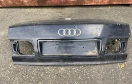 Крышка багажника Audi A8 4D0827023N 4D, задняя