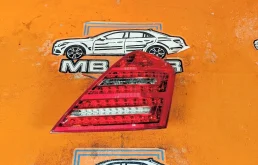 Фонарь задний правый Mercedes-Benz