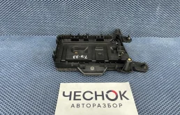 Крепление АКБ (корпус/подставка) Volkswagen Tiguan 1 2009 1K0915333H CAWB
