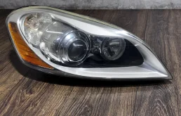 фара правая Volvo XC60 1