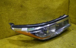 Фара правая для Toyota Highlander на фотографиях