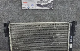 Радиатор охлаждения mercedes C 2011 A0995002703 W204 OM651.911