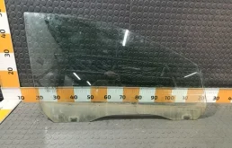 Стекло Ford Focus 2010 1342622 2 SHDA, переднее правое