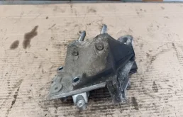 Кронштейн двигателя Ford Focus 2010 1798070 2 SHDA