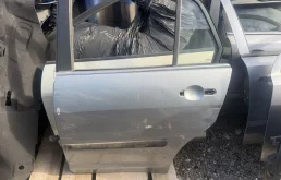Дверь задняя левая nissan tiida C11 седан