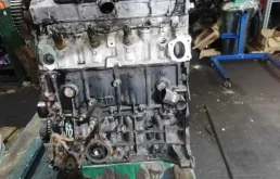 Двигатель без навесного для Citroen Berlingo 1998 года на фотографиях