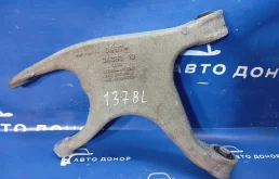 рычаг AUDI A6 4G2 CHJA R 8K0505311J