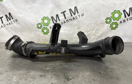 Патрубок интеркулера Volkswagen Tiguan 1K0145770N CAW