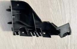 Направляющая бампера Audi Q5 8R0807284C 8R, передняя правая