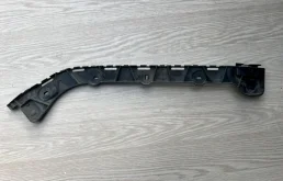 Направляющая бампера Skoda Octavia 7 5E5807393 5E, задняя левая