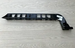 Направляющая бампера Skoda Octavia 7 5E5807863 5E, задняя левая