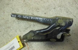 Петля капота левая Octavia A5 (1Z) 2004-2008 2,0 Дизель АКПП Универсал.